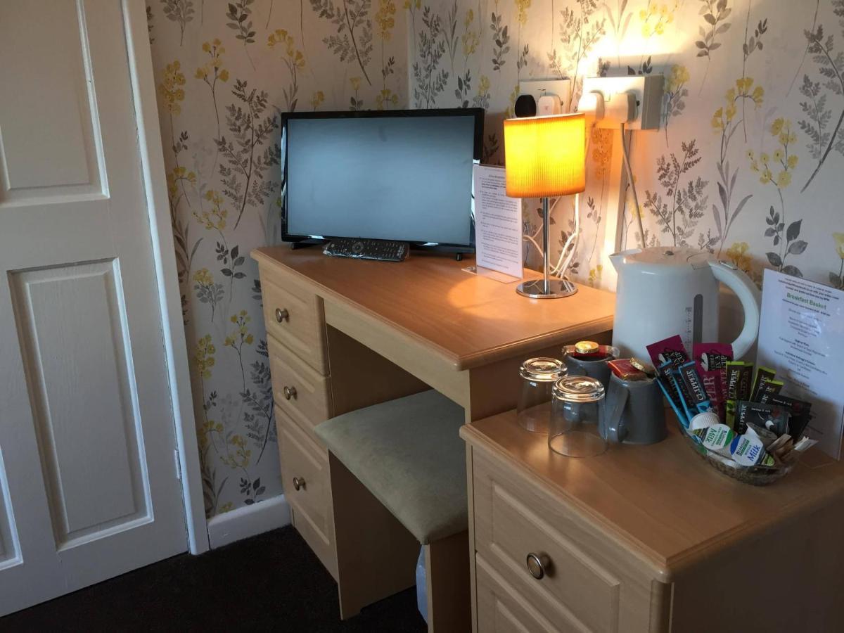 Whitecliff Guest House Weymouth Bagian luar foto
