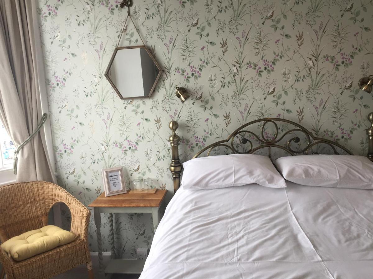 Whitecliff Guest House Weymouth Bagian luar foto