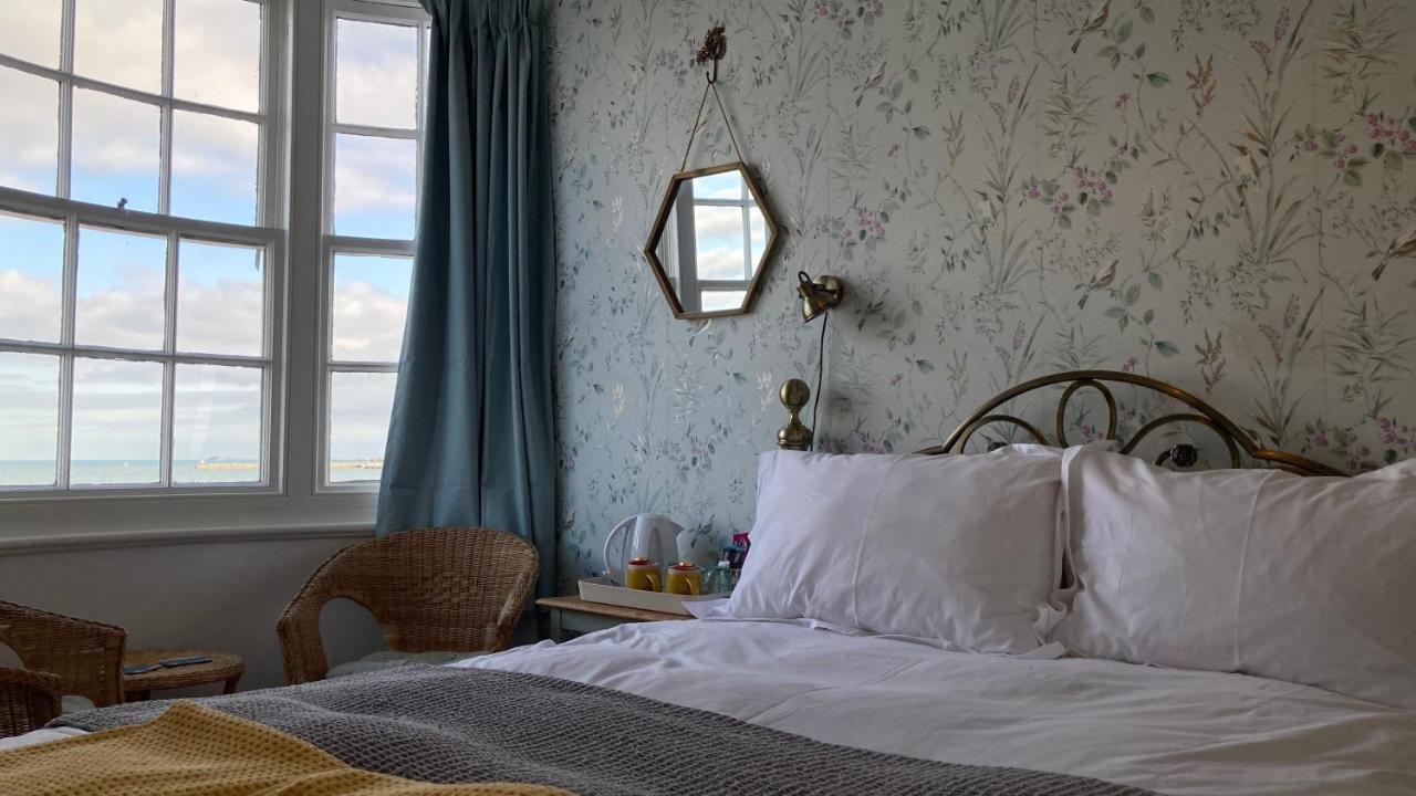 Whitecliff Guest House Weymouth Bagian luar foto