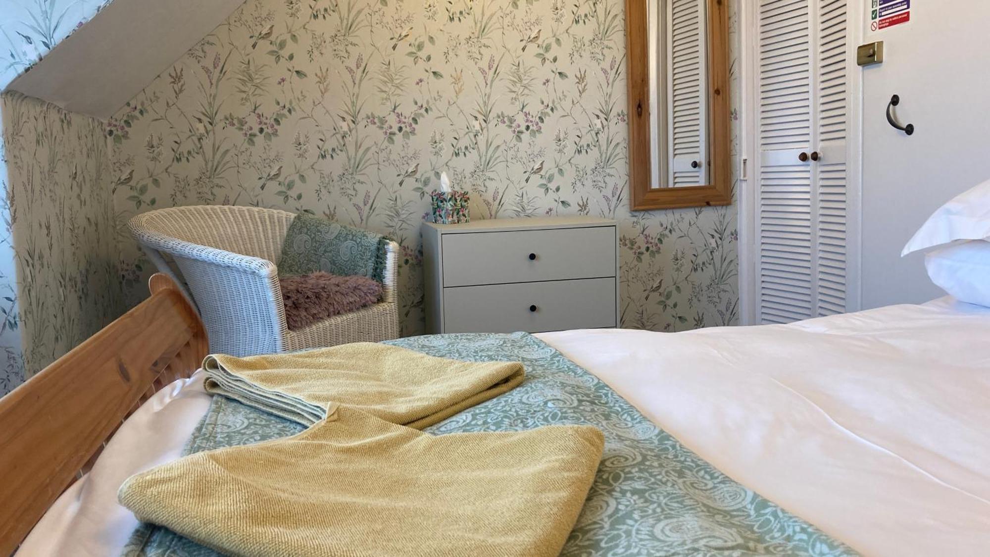 Whitecliff Guest House Weymouth Bagian luar foto