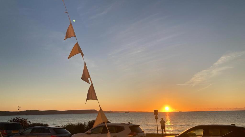 Whitecliff Guest House Weymouth Bagian luar foto