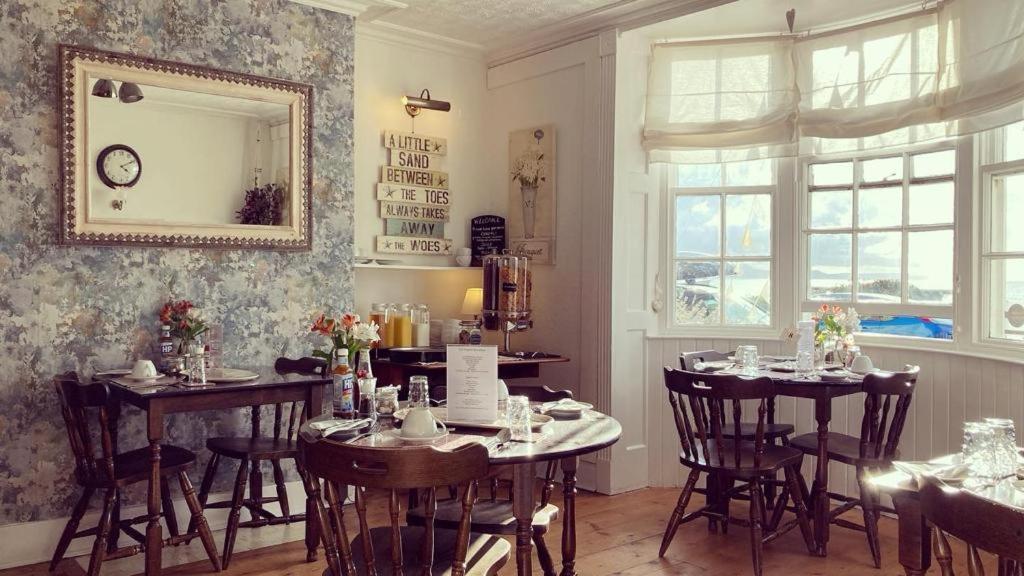 Whitecliff Guest House Weymouth Bagian luar foto