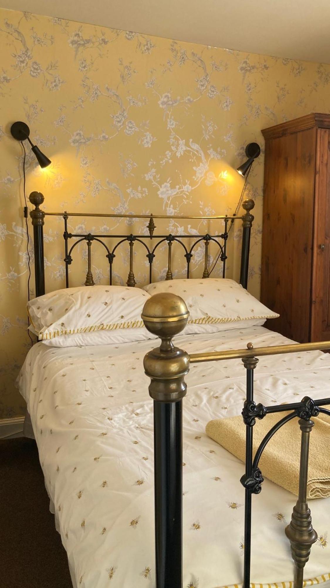 Whitecliff Guest House Weymouth Bagian luar foto