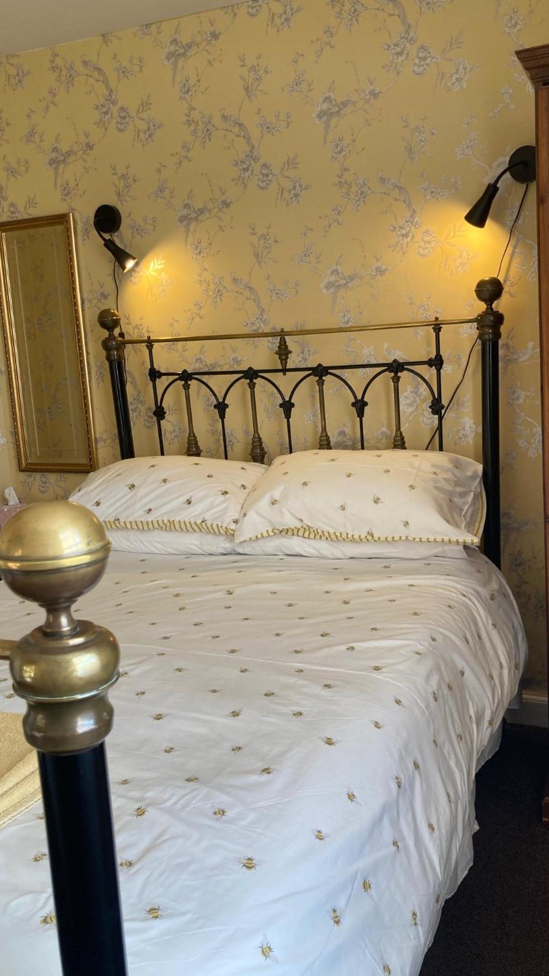 Whitecliff Guest House Weymouth Bagian luar foto