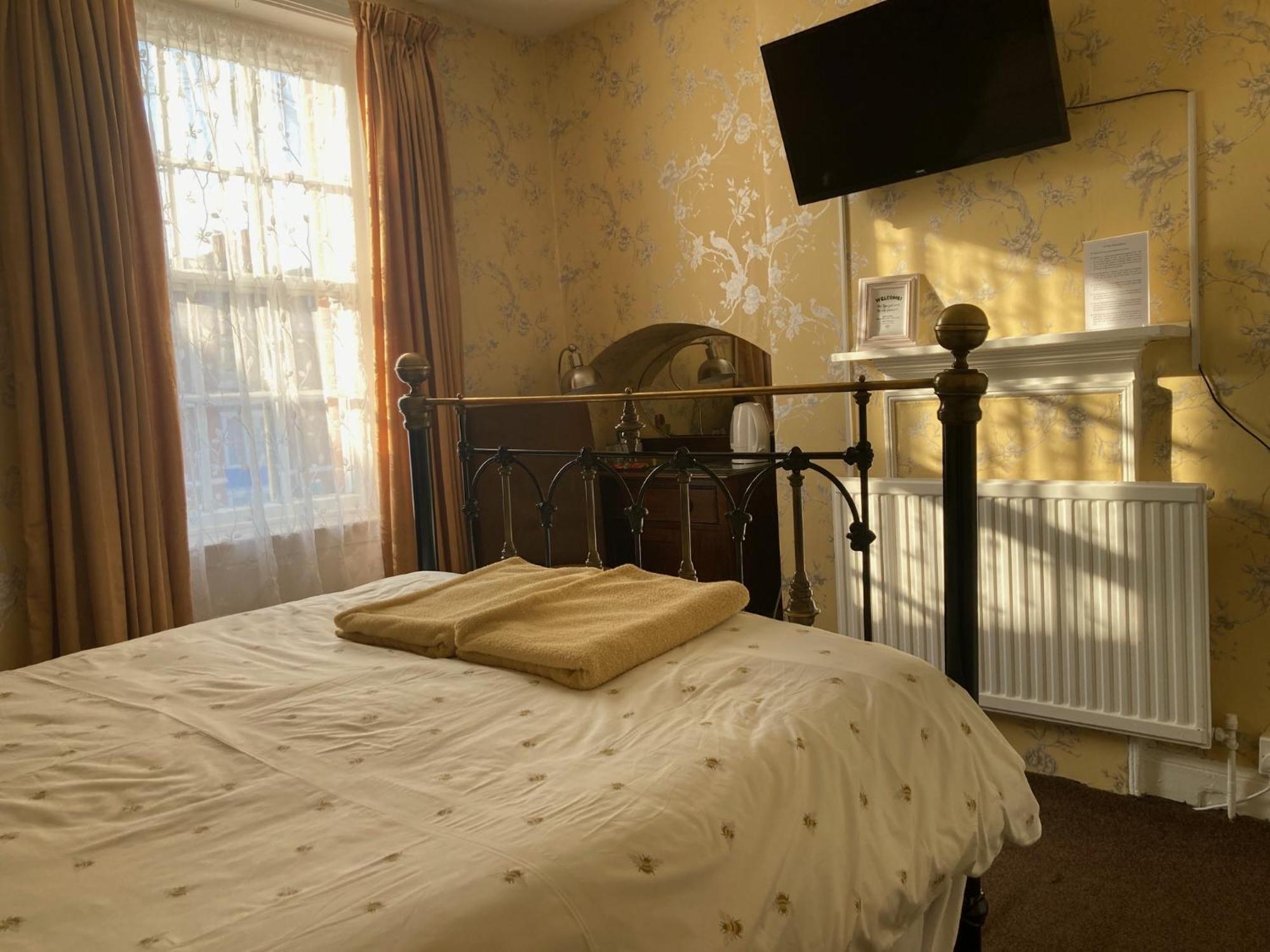 Whitecliff Guest House Weymouth Bagian luar foto