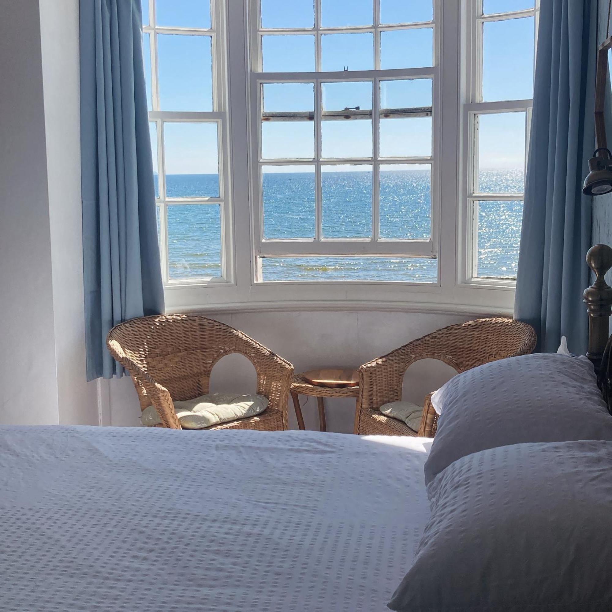 Whitecliff Guest House Weymouth Bagian luar foto