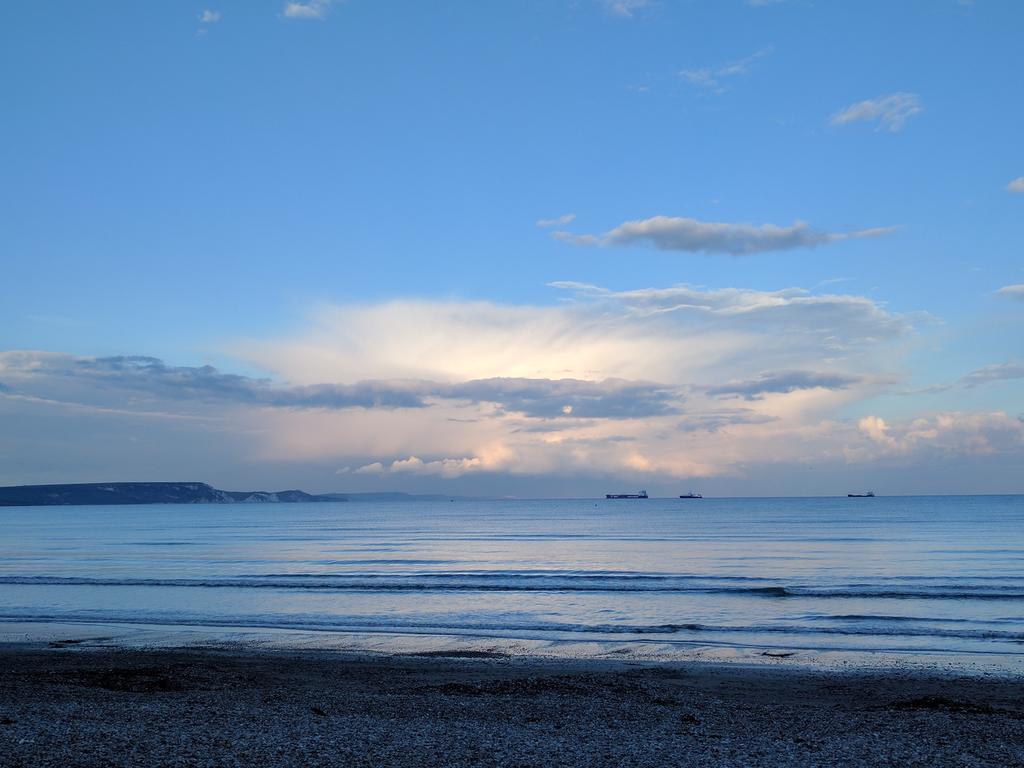 Whitecliff Guest House Weymouth Bagian luar foto